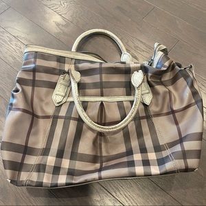 Authentic Burberry Nova Check Tote/diaper bag
